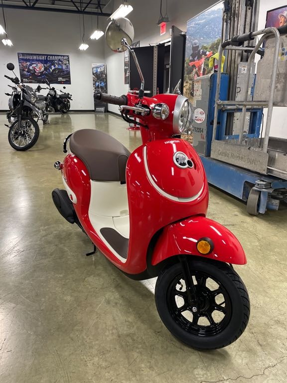2026 Honda Metropolitan — photo 1 of 10