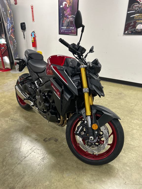 2026 Suzuki GSX-S1000 MOTORCYCLE