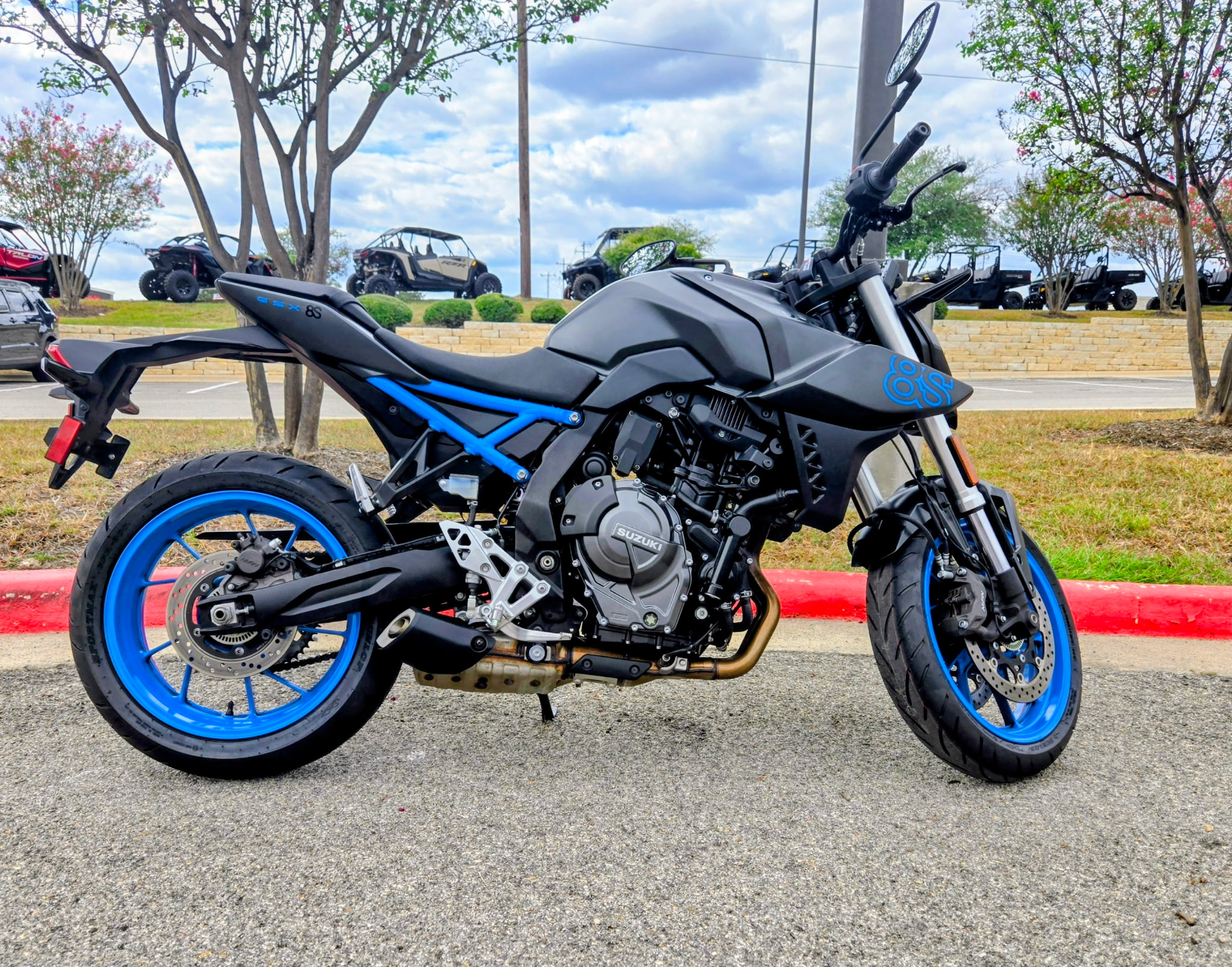 2024 SUZUKI GSX-8S MOTORCYCLE