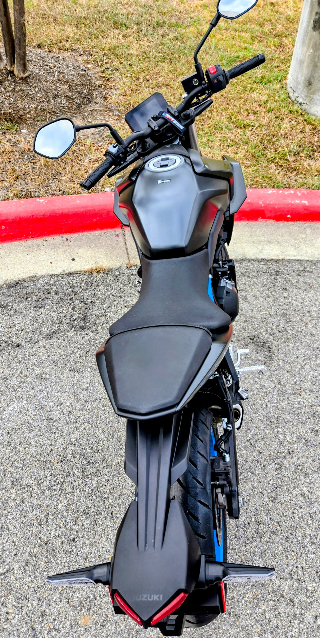 2024 SUZUKI GSX-8S MOTORCYCLE