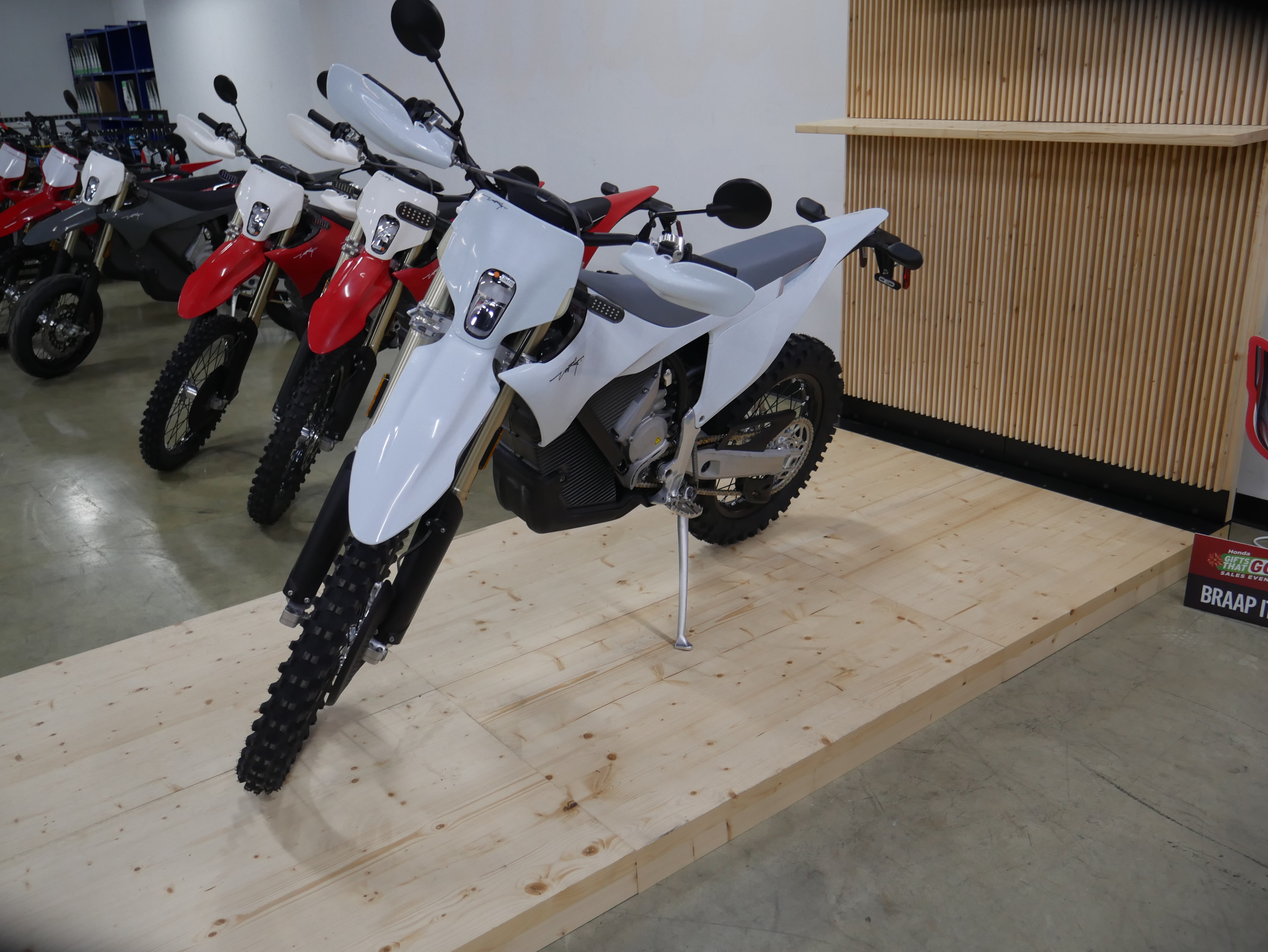 2025 Stark VARG EX MOTORCYCLE