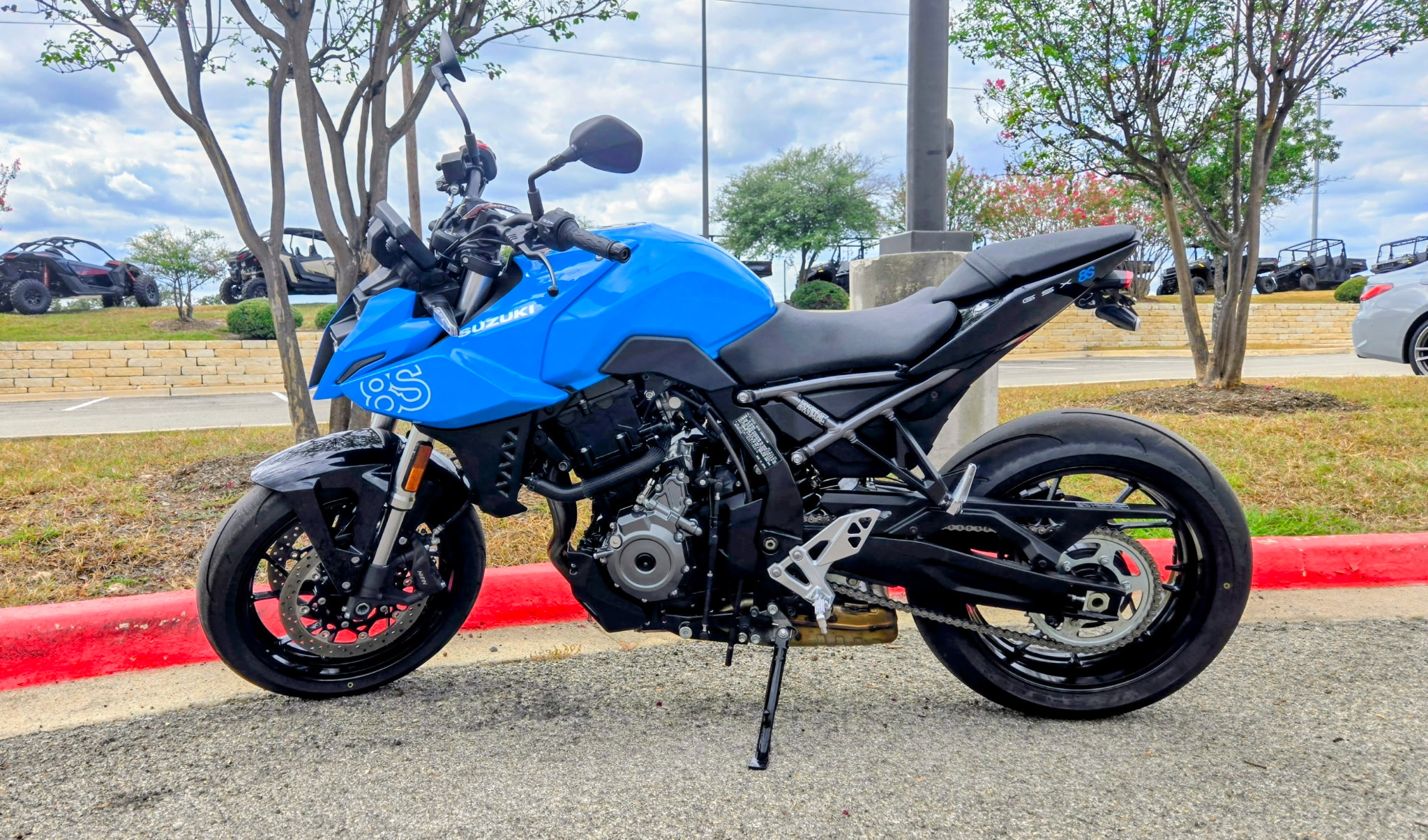 2025 SUZUKI GSX-8S MOTORCYCLE