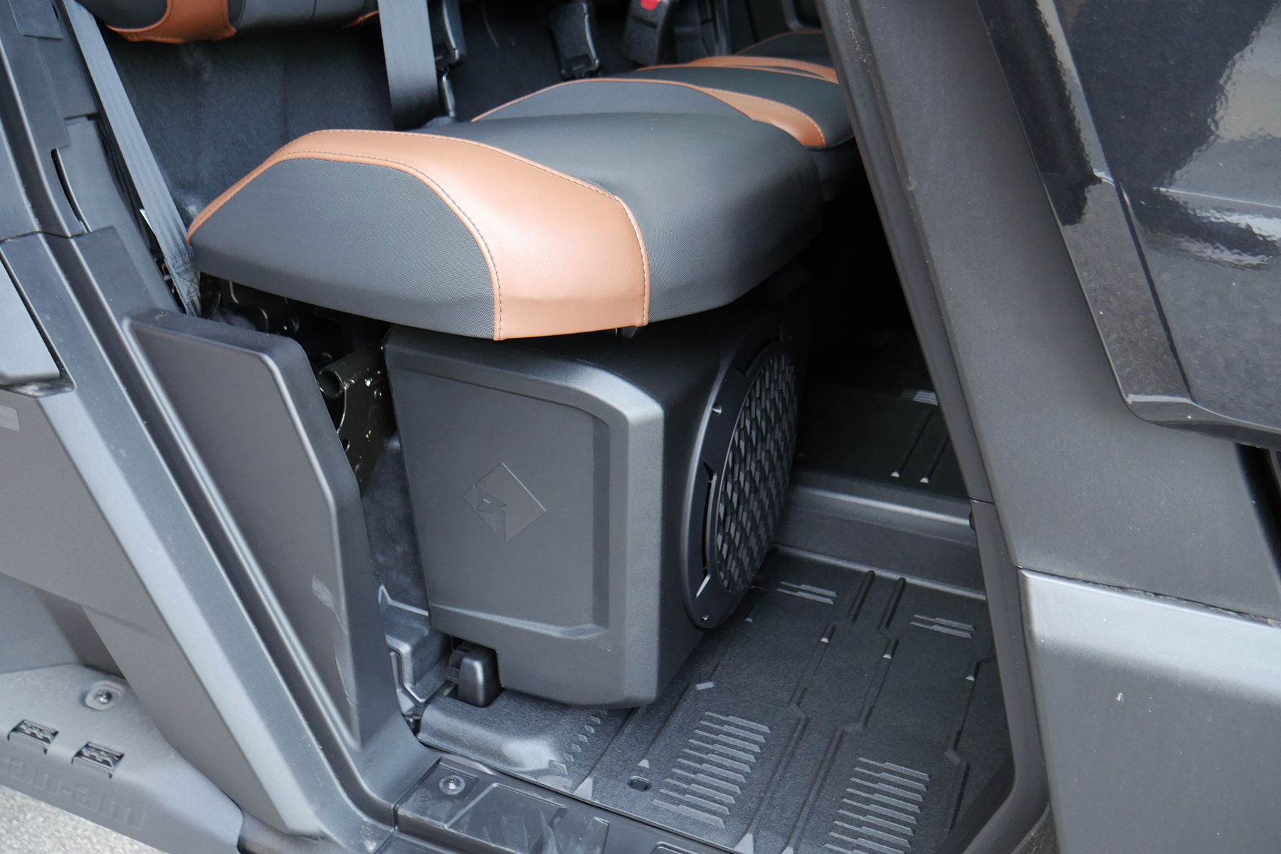 2027 Can-Am DEF MAX LONE STAR 65 HD11 CAB UTV