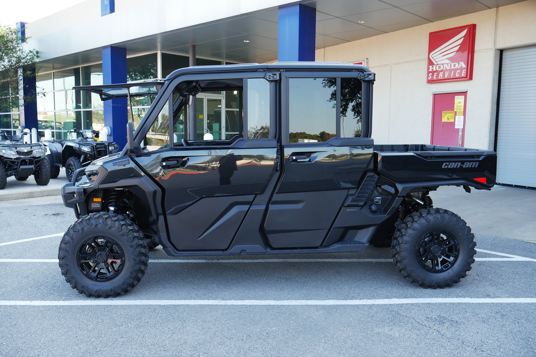 2027 Can-Am DEF MAX LONE STAR 65 HD11 CAB UTV