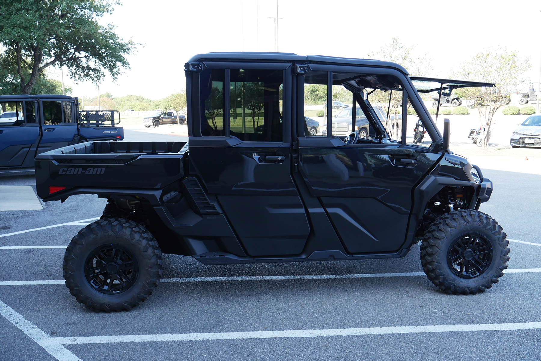 2027 Can-Am DEF MAX LONE STAR 65 HD11 CAB UTV
