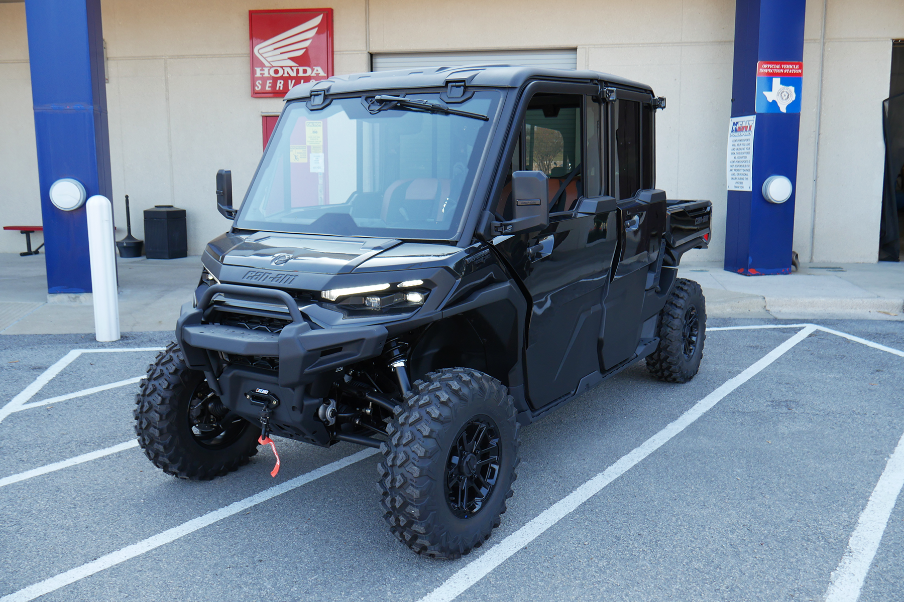 2027 Can-Am DEF MAX LONE STAR 65 HD11 CAB UTV