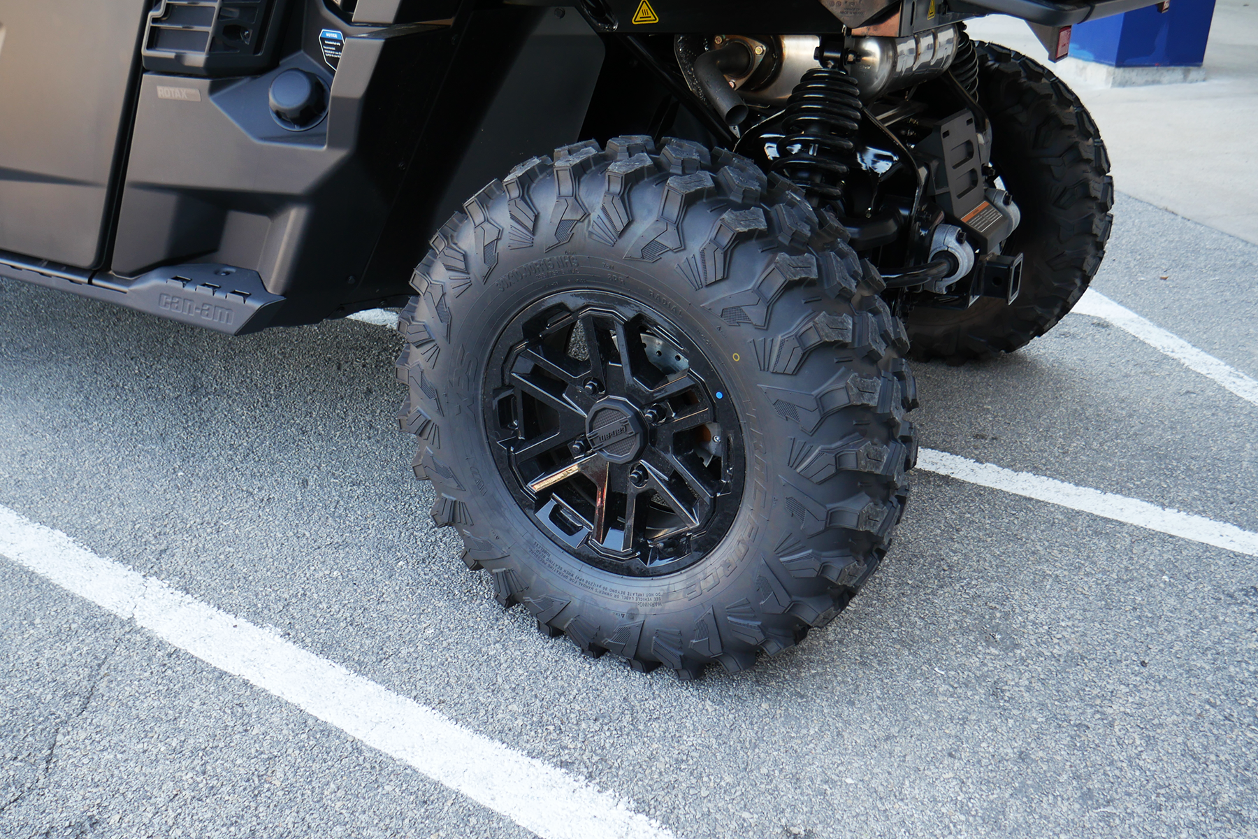 2027 Can-Am DEF MAX LONE STAR 65 HD11 CAB UTV