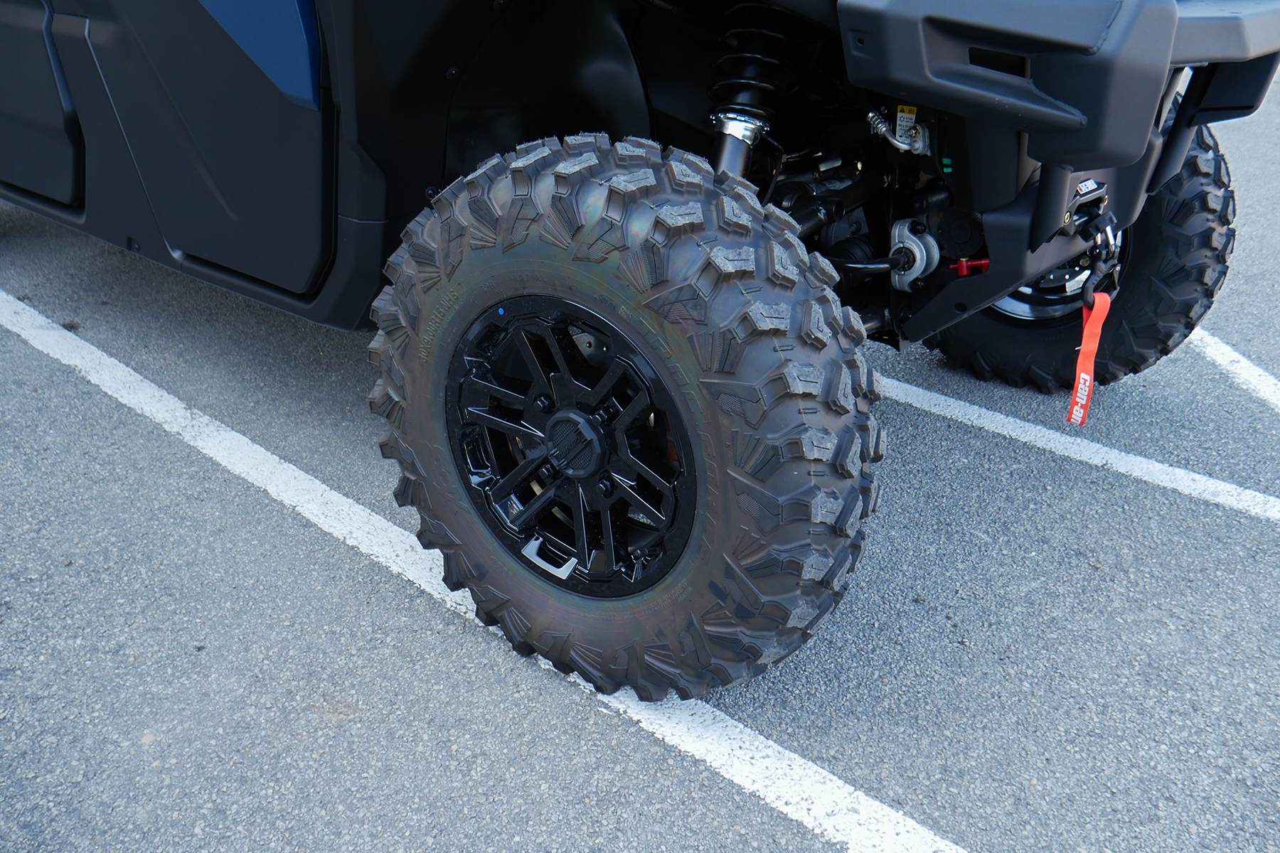 2027 Can-Am DEF XU MAX LIMITED 65 HD11 CAB UTV
