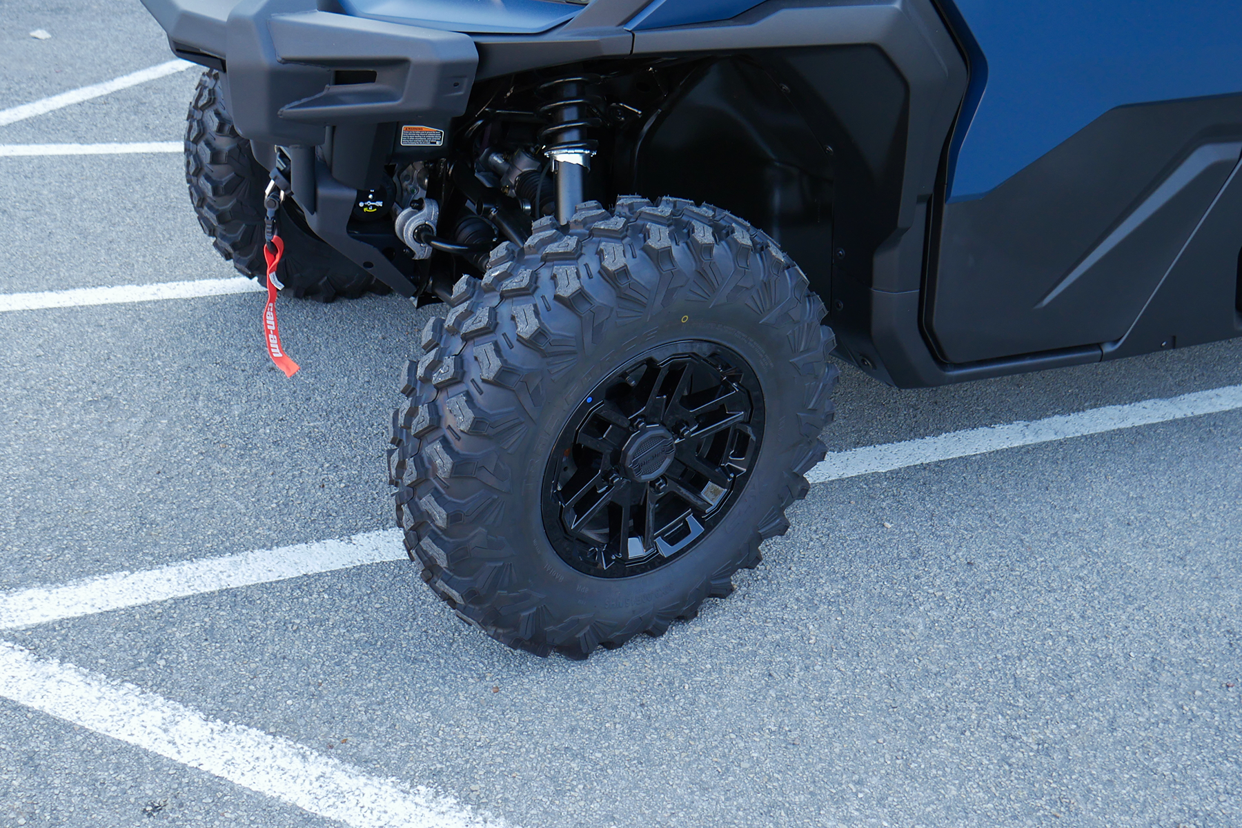 2027 Can-Am DEF XU MAX LIMITED 65 HD11 CAB UTV
