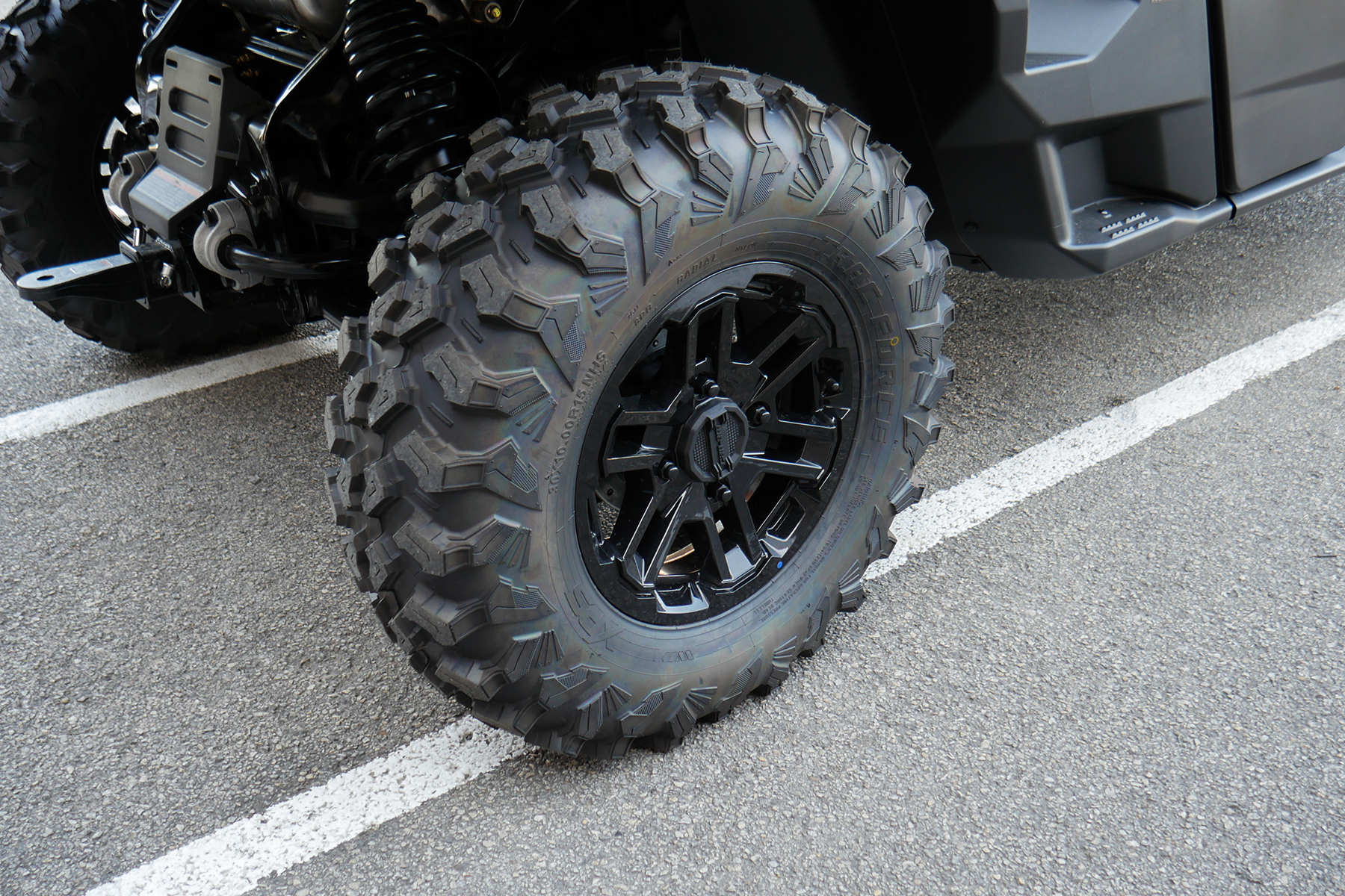 2027 Can-Am DEF XU MAX LIMITED 65 HD11 CAB UTV