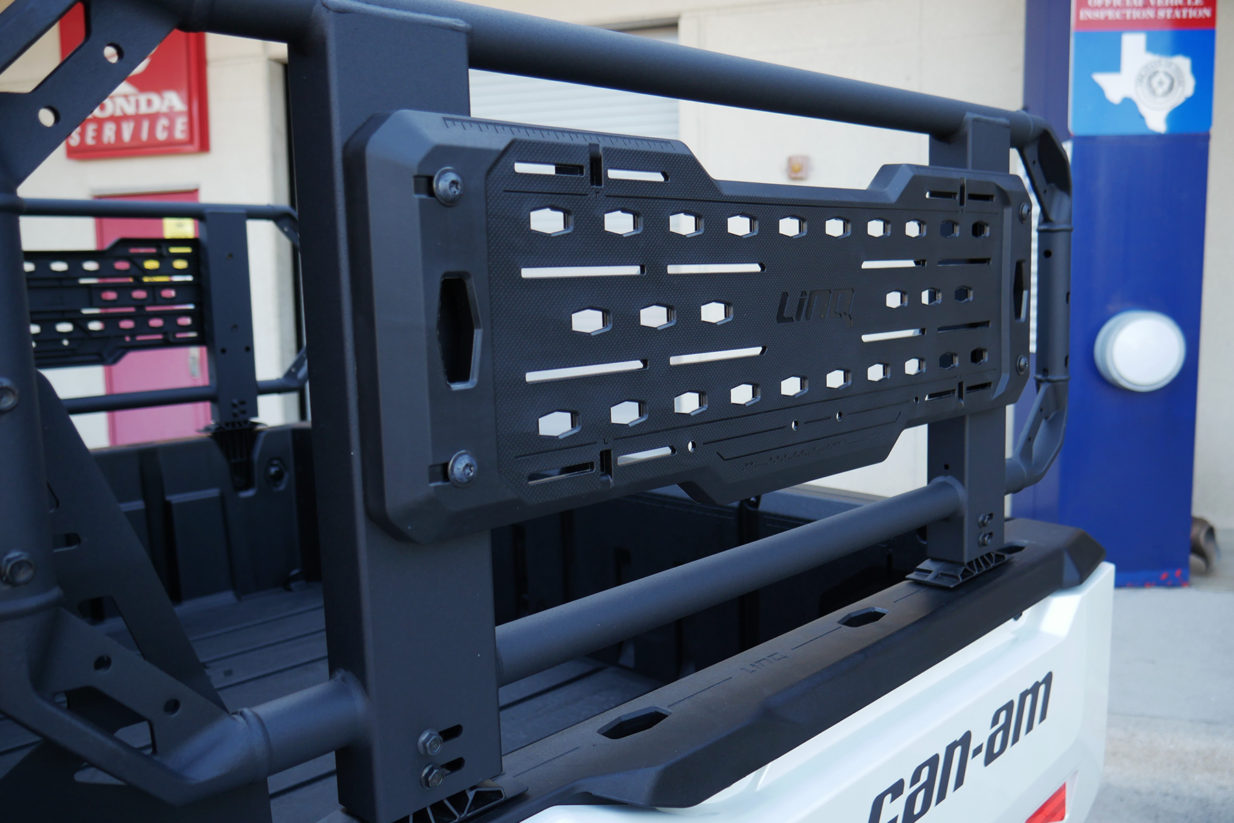 2027 Can-Am DEF XU MAX LIMITED 65 HD11 CAB UTV