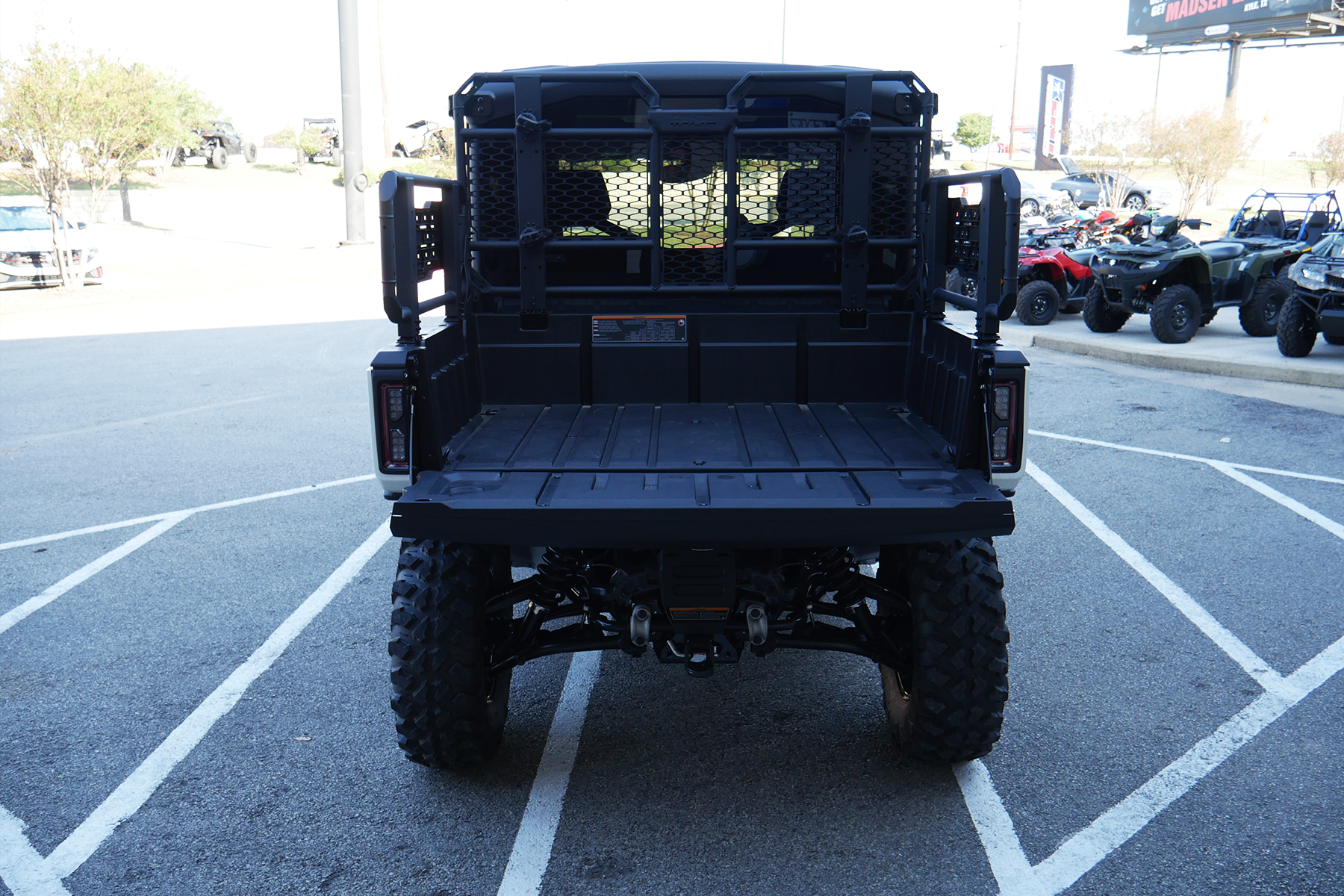 2027 Can-Am DEF XU MAX LIMITED 65 HD11 CAB UTV