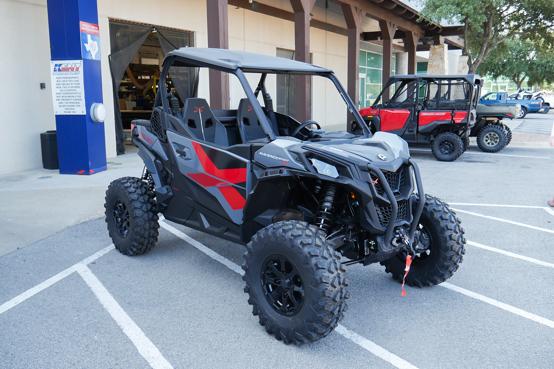 2027 Can-Am MAVERICK SPORT X 64 1000R GY UTV