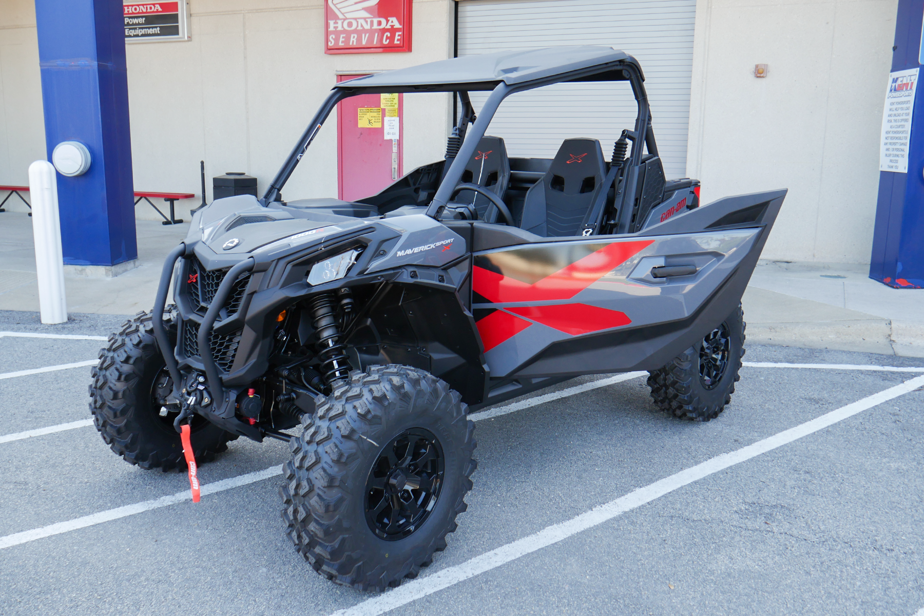 2027 Can-Am MAVERICK SPORT X 64 1000R GY UTV