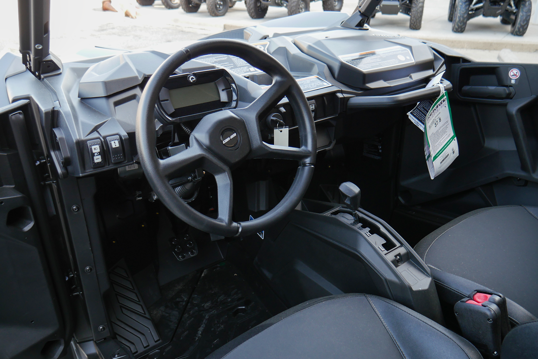2027 Can-Am MAVERICK SPORT X 64 1000R GY UTV