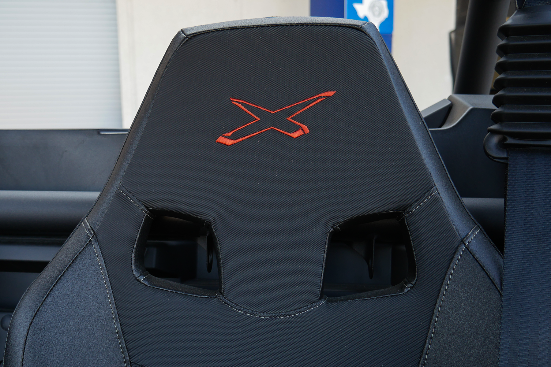 2027 Can-Am MAVERICK SPORT X 64 1000R GY UTV