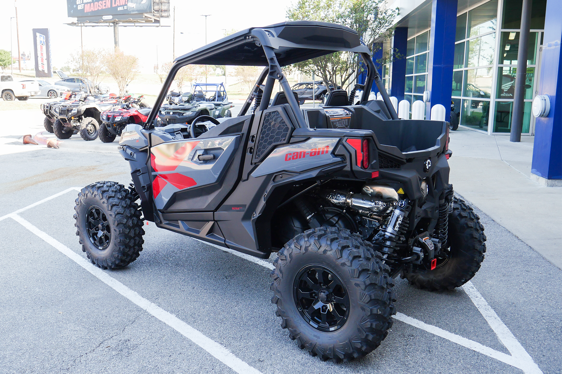 2027 Can-Am MAVERICK SPORT X 64 1000R GY UTV