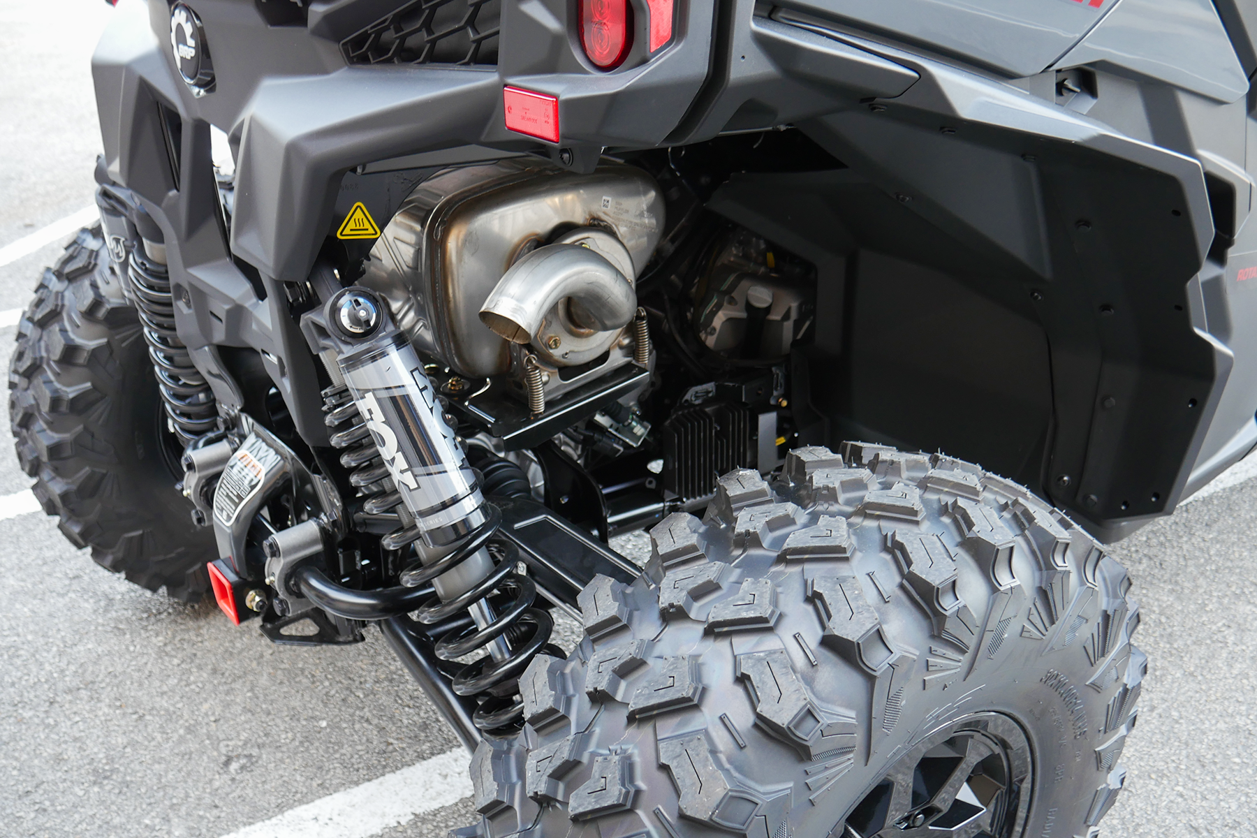 2027 Can-Am MAVERICK SPORT X 64 1000R GY UTV