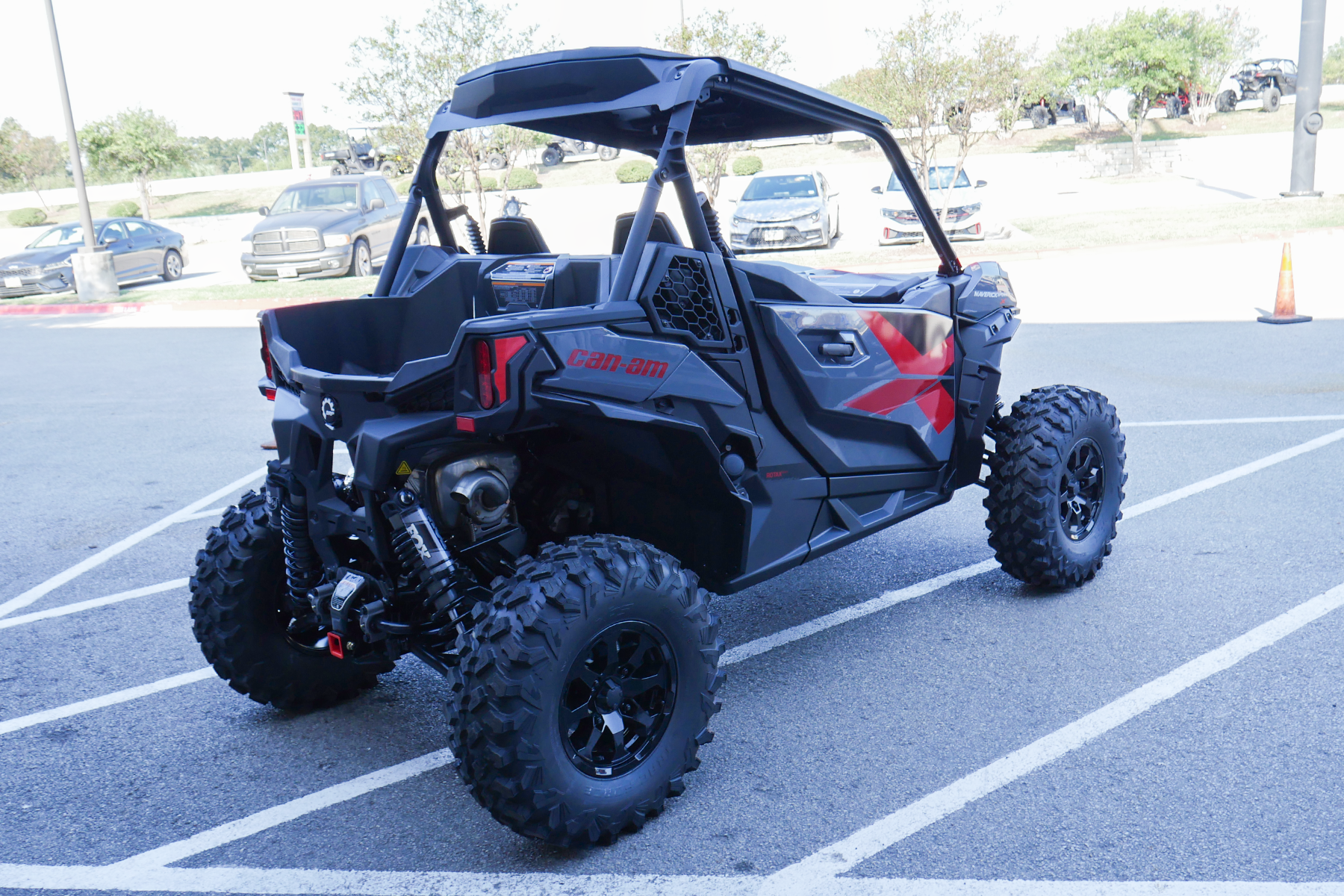 2027 Can-Am MAVERICK SPORT X 64 1000R GY UTV