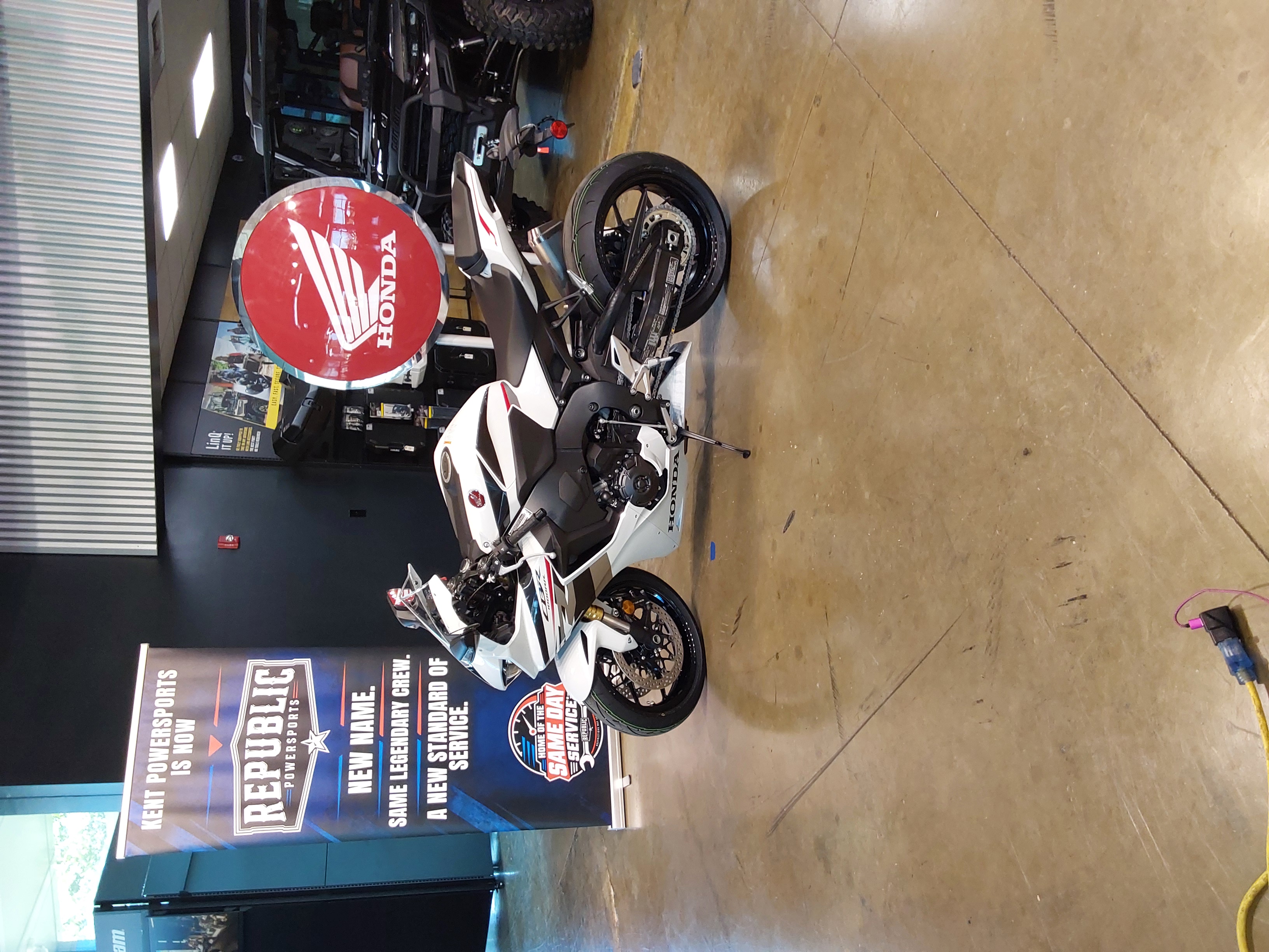 2027 Honda CBR1000RR MOTORCYCLE