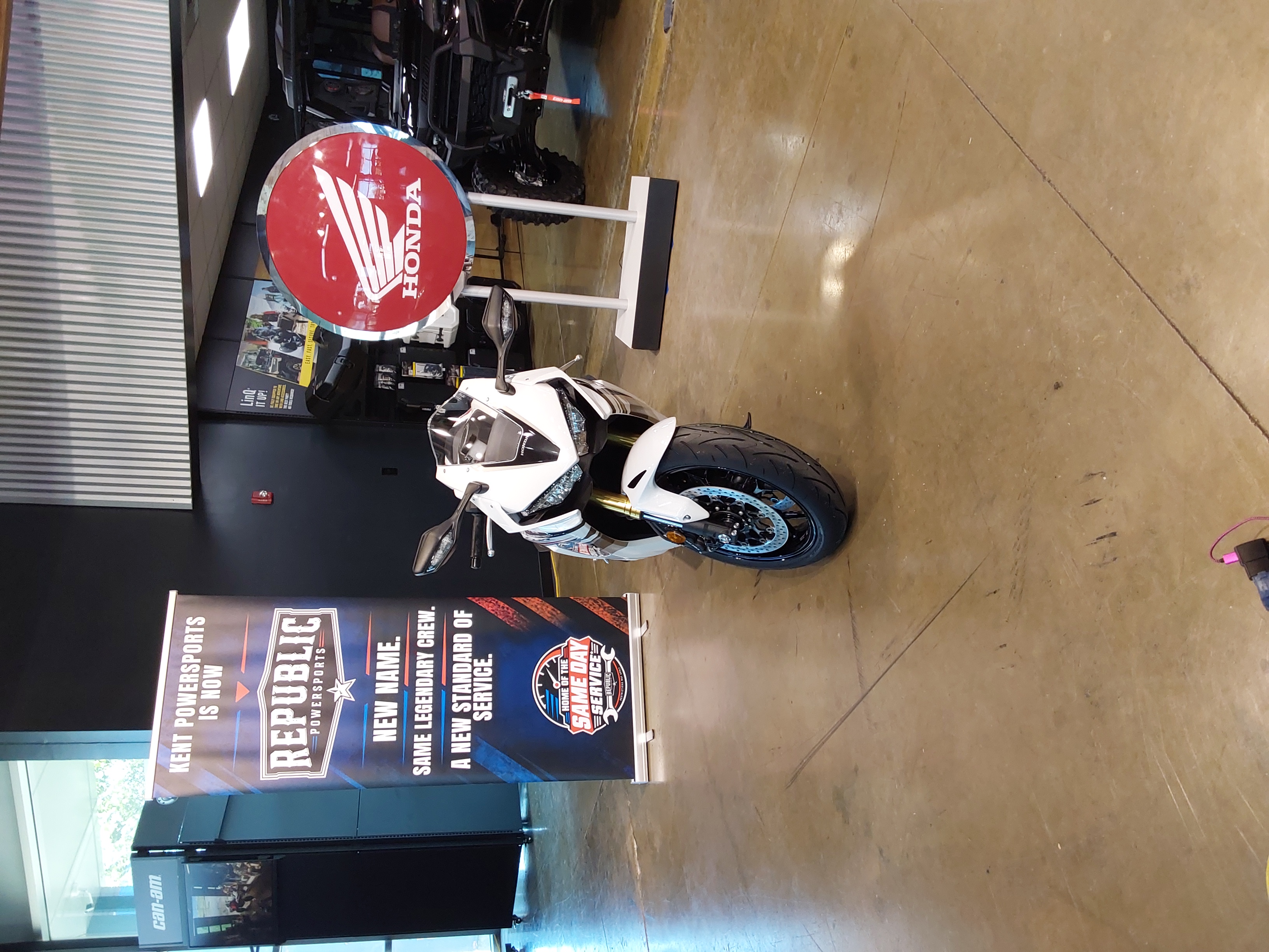 2027 Honda CBR1000RR MOTORCYCLE