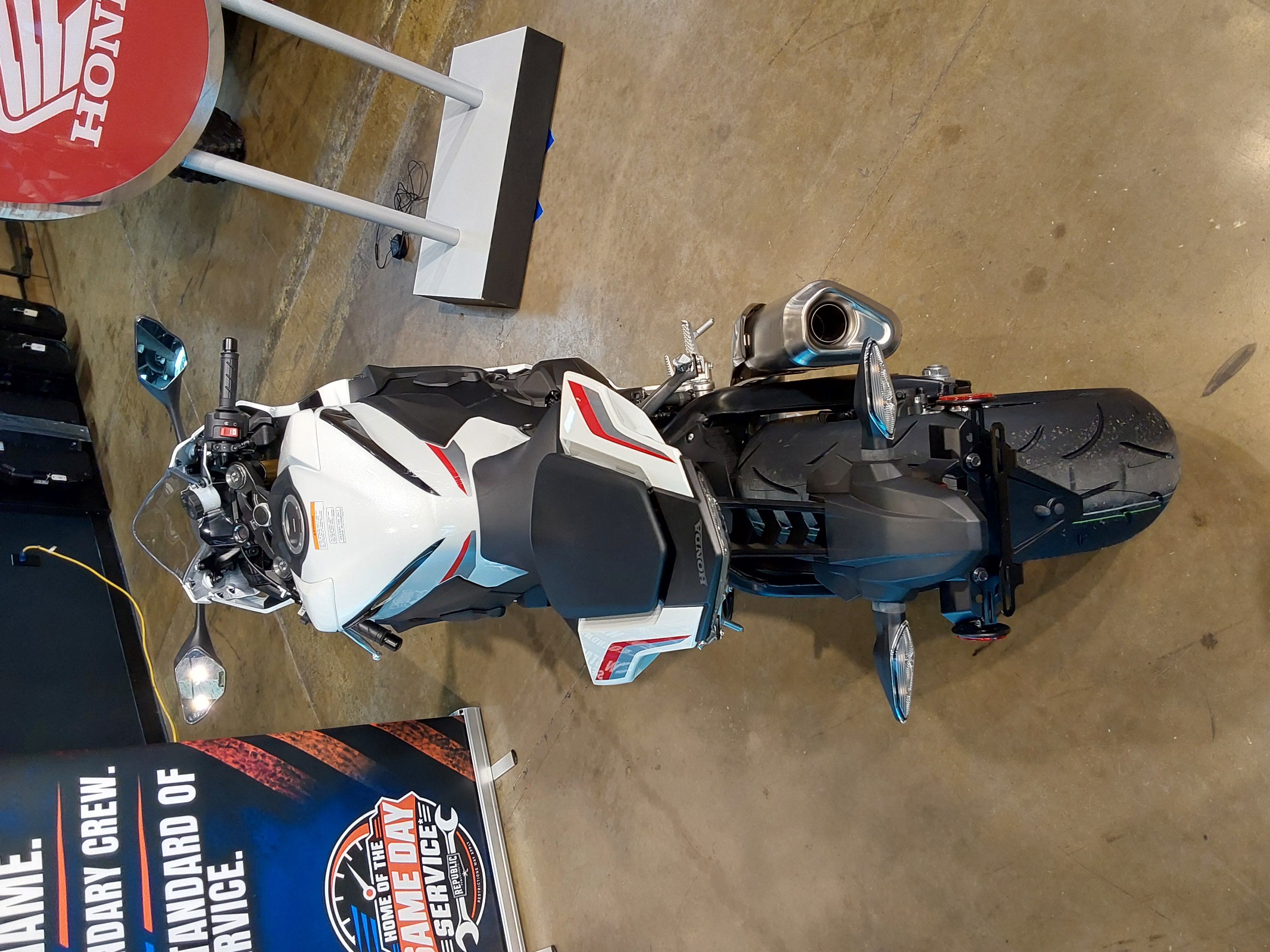 2027 Honda CBR1000RR MOTORCYCLE