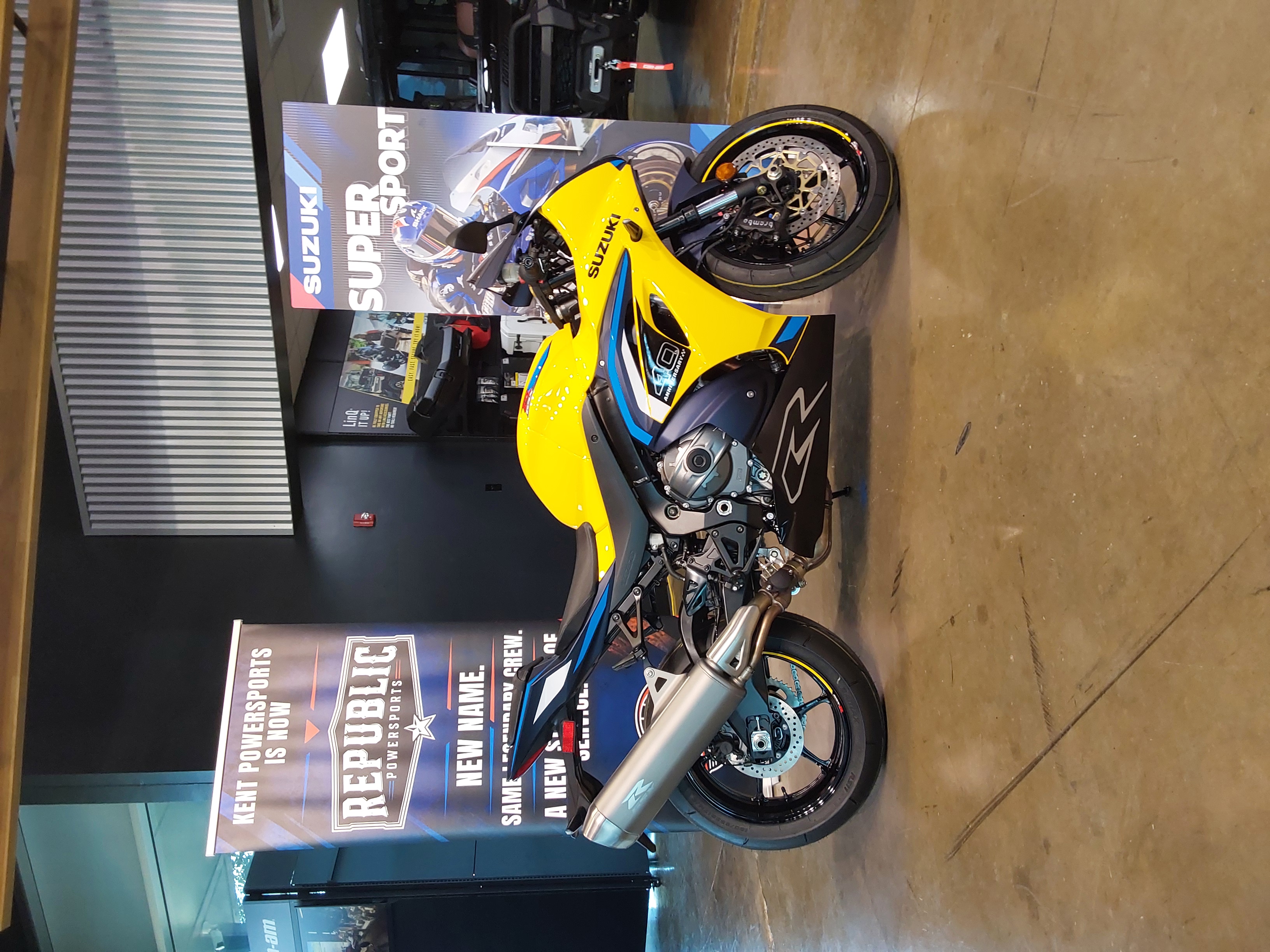 2027 SUZUKI GSX-R1000 MOTORCYCLE